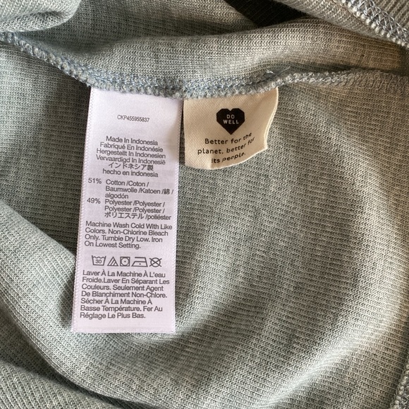 Madewell Top. Green. Large - Picture 9 of 11